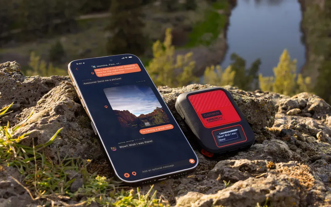 The New Garmin inReach Messenger Plus Sends Photos, Voice Memos, and Group Chats